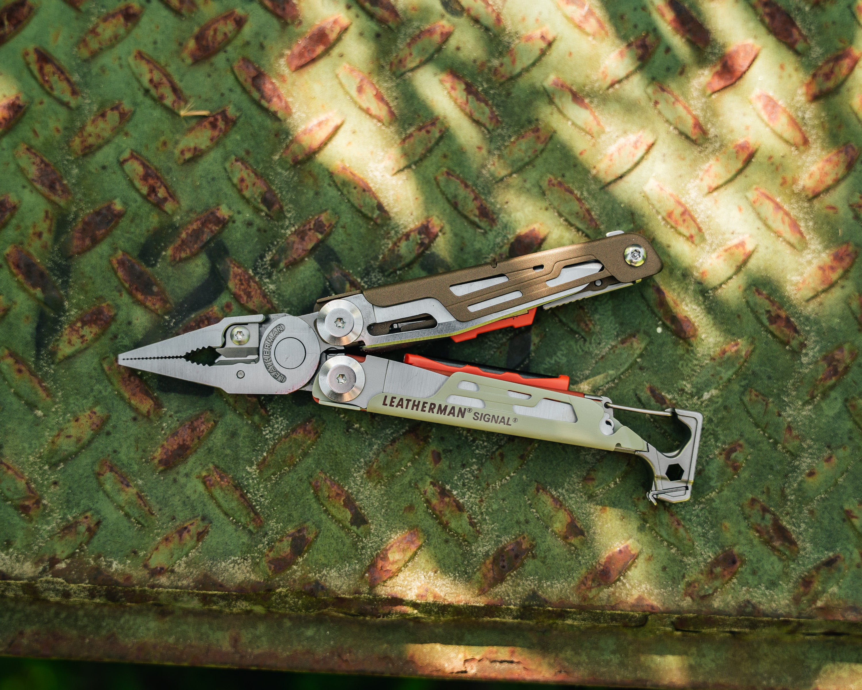 Leatherman Signal Multi-Tool