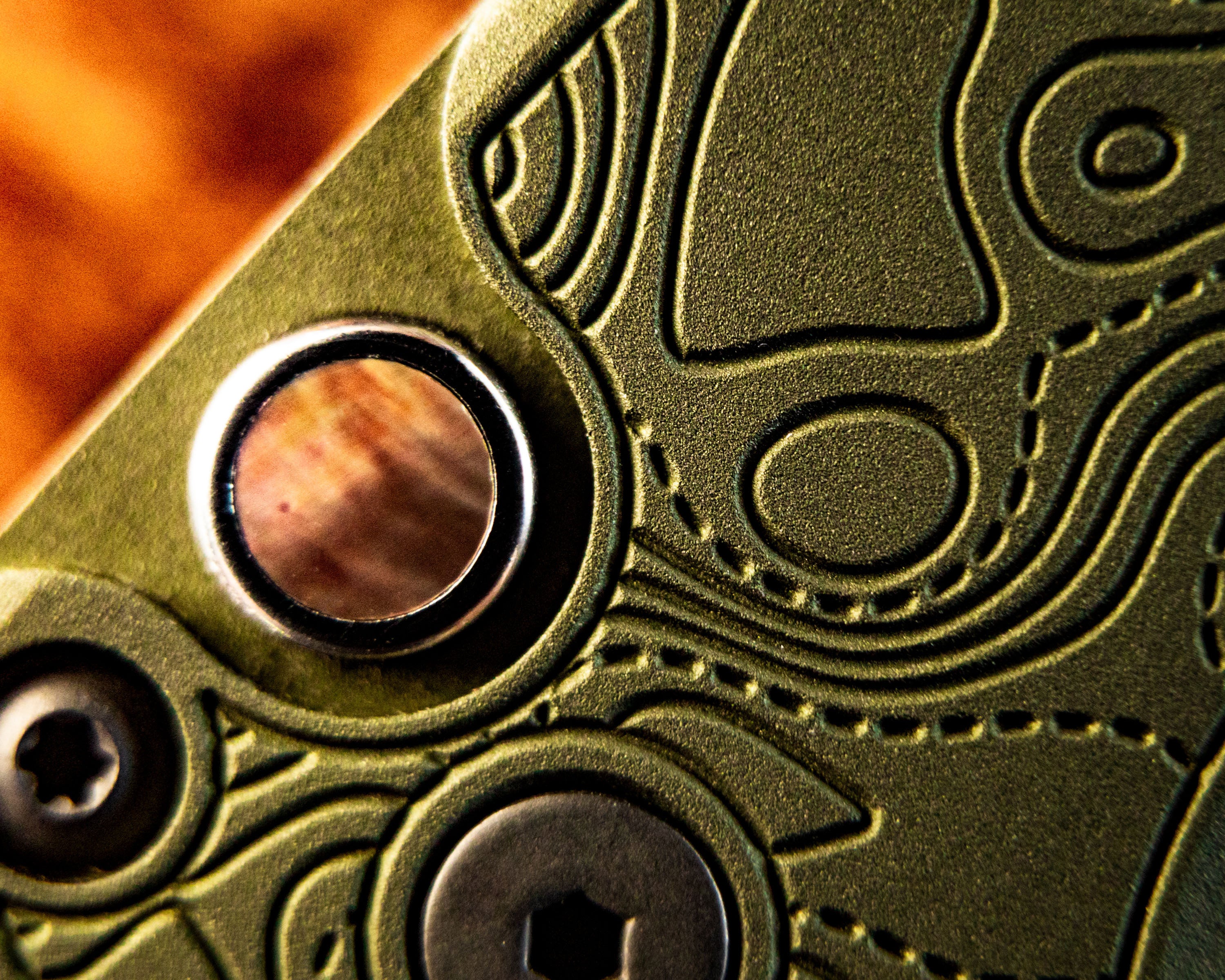 Pro-Tech Malibu Green Topo Close Up Of Pearl Button & Handle